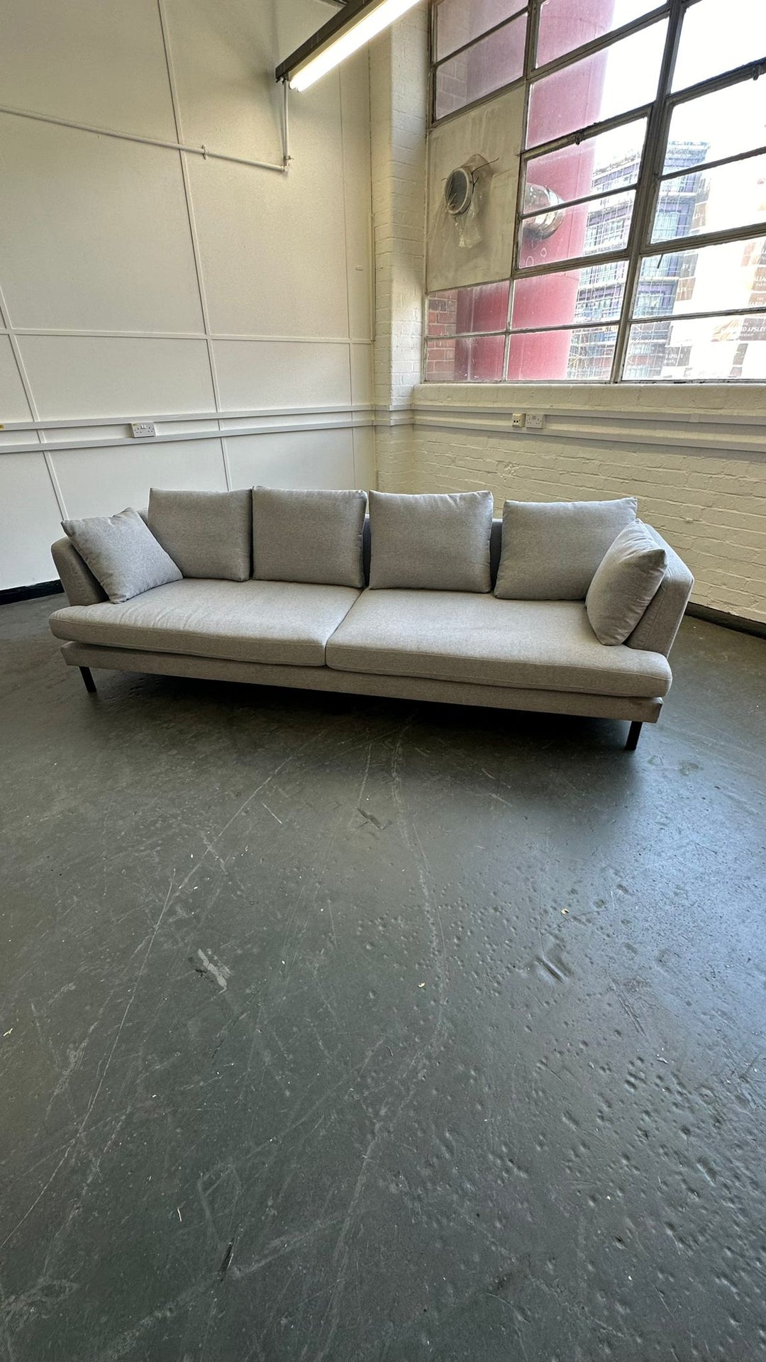 4 Seater Sofa Grey Linen Fabric - W 265 cm x D 95 cm x H 85 cm