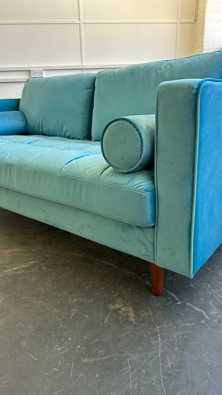 2 Seater Sofa Teal Velvet - W 164 cm x D 92 cm x H 88 cm