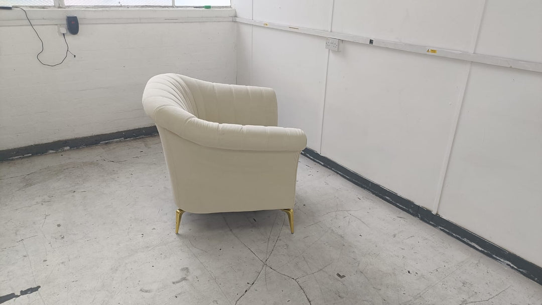 Armchair Cream Velvet - W 110 cm x D 90 cm x H 88 cm