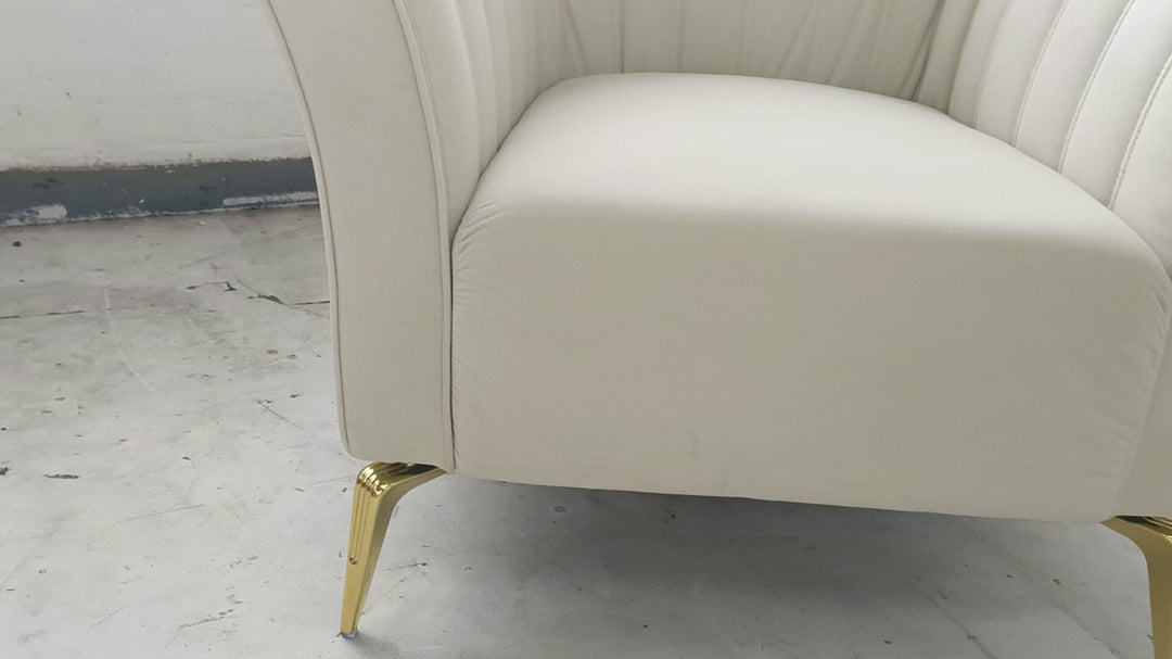 Armchair Cream Velvet - W 110 cm x D 90 cm x H 88 cm