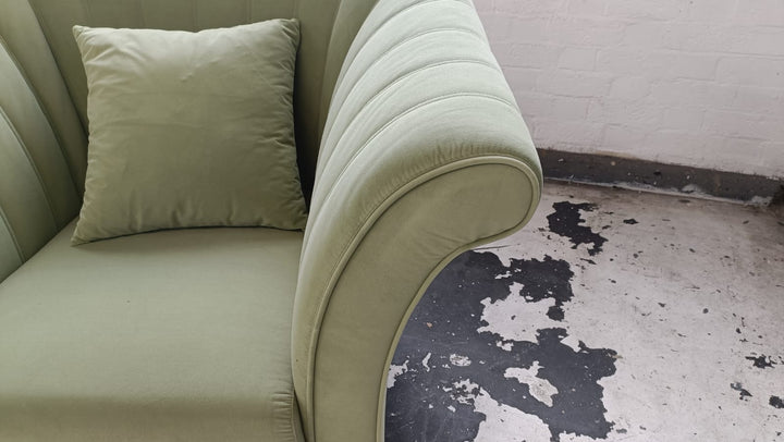 Armchair Lime Velvet - W 110 cm x D 90 cm x H 88 cm