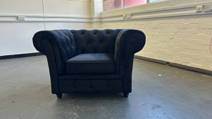 Armchair Black Velvet - W 110 cm x D 83 cm x H 74 cm