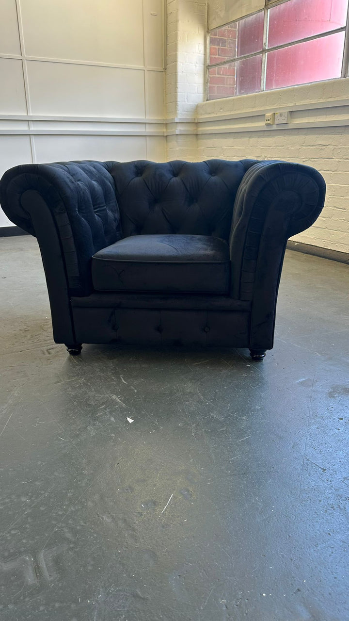 Armchair Black Velvet - W 110 cm x D 83 cm x H 74 cm